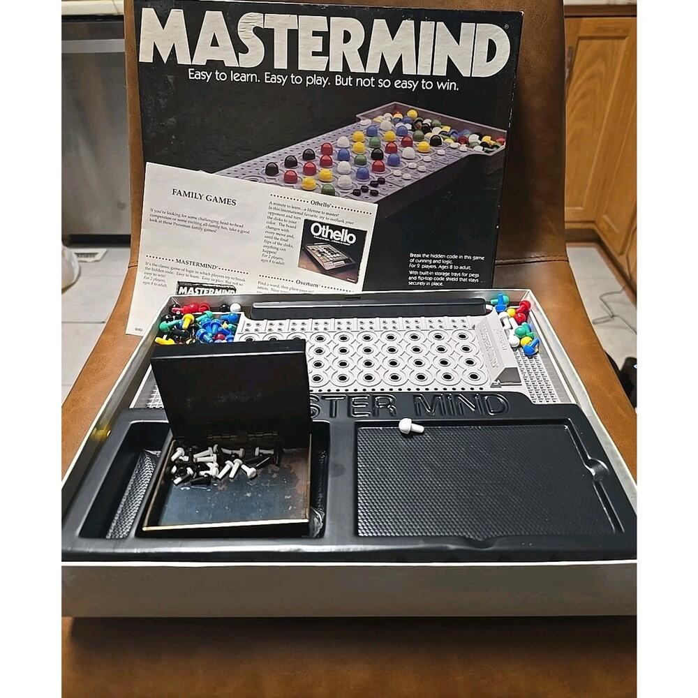 Vintage 1981 Pressman Mastermind Strategy Hidden Code Peg Board‎ Game - Complete
